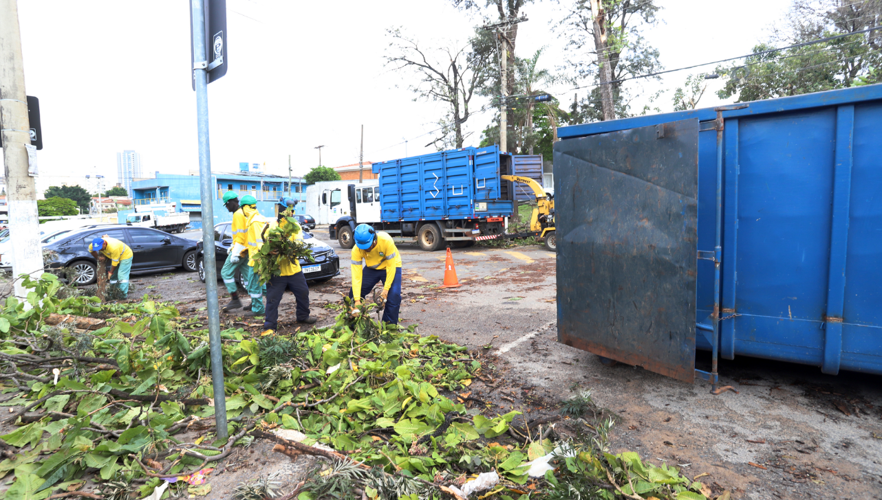 Serviços Públicos de Campinas faz operação em locais afetados pela chuva