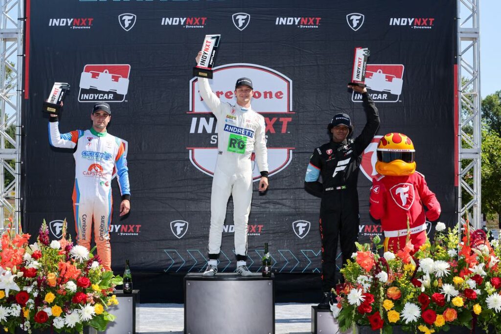 Caio Collet comemora vitória no GP de Laguna Seca de 2025