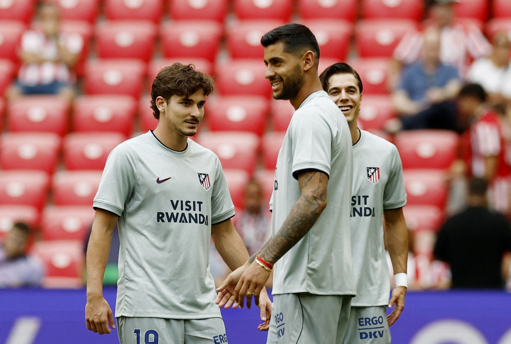 Álvarez volta ao jogar pelo Atlético de Madrid, mas não evita 'atropelo'
