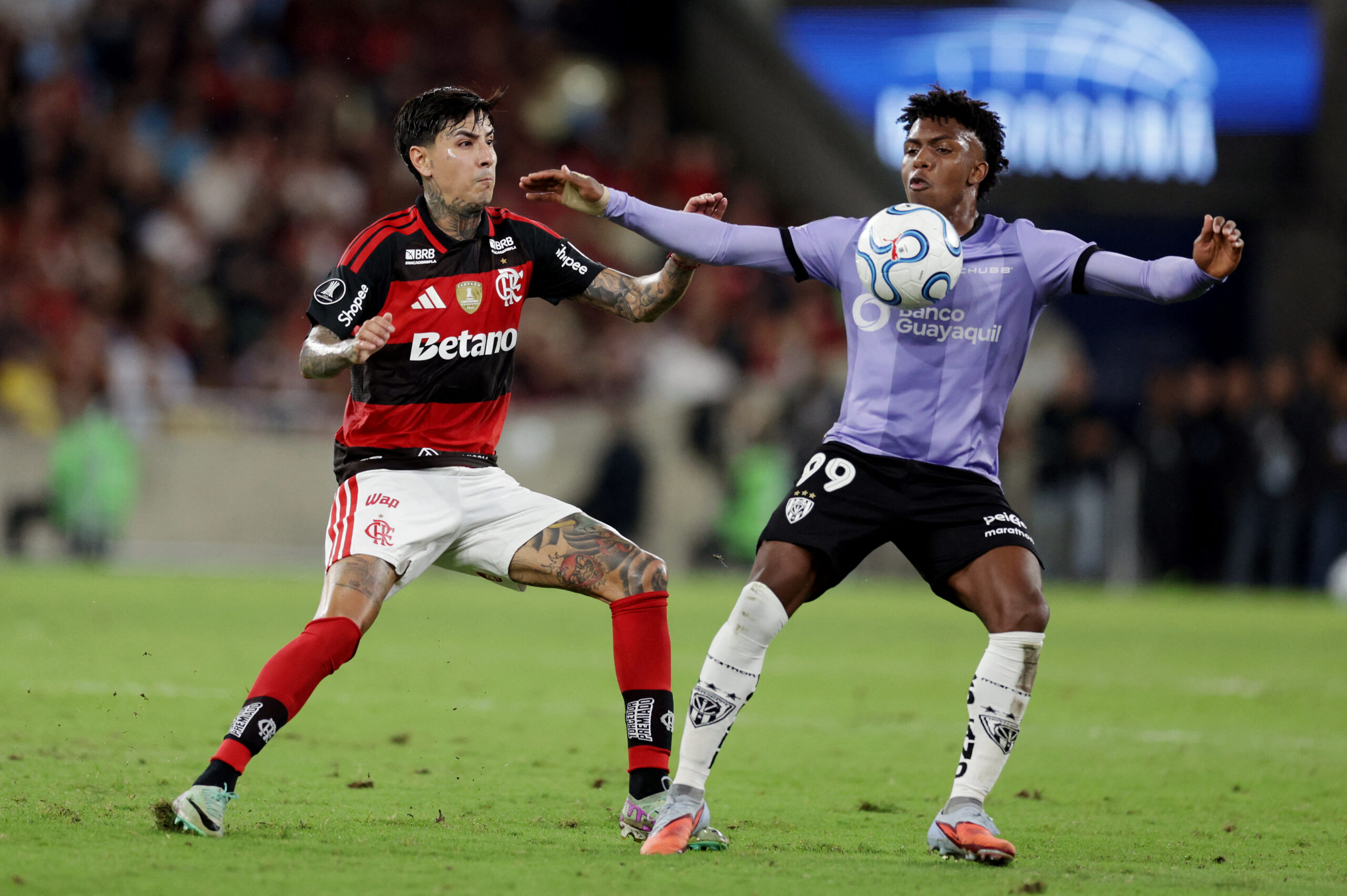 Com um a menos, Fla arranca empate com Del Valle e avança na Libertadores