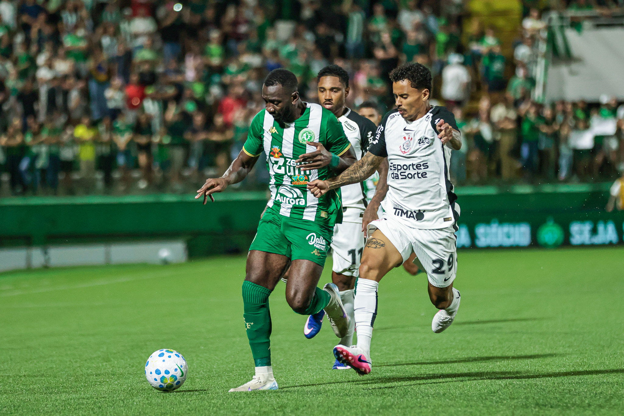 Corinthians x Chapecoense: veja prováveis escalações do jogo do Brasileirão