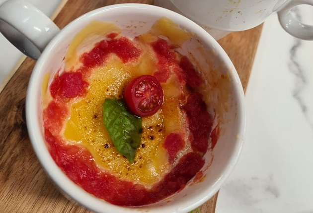 Como fazer pizza de micro-ondas? Receita recheada fica pronta em 15 minutos
