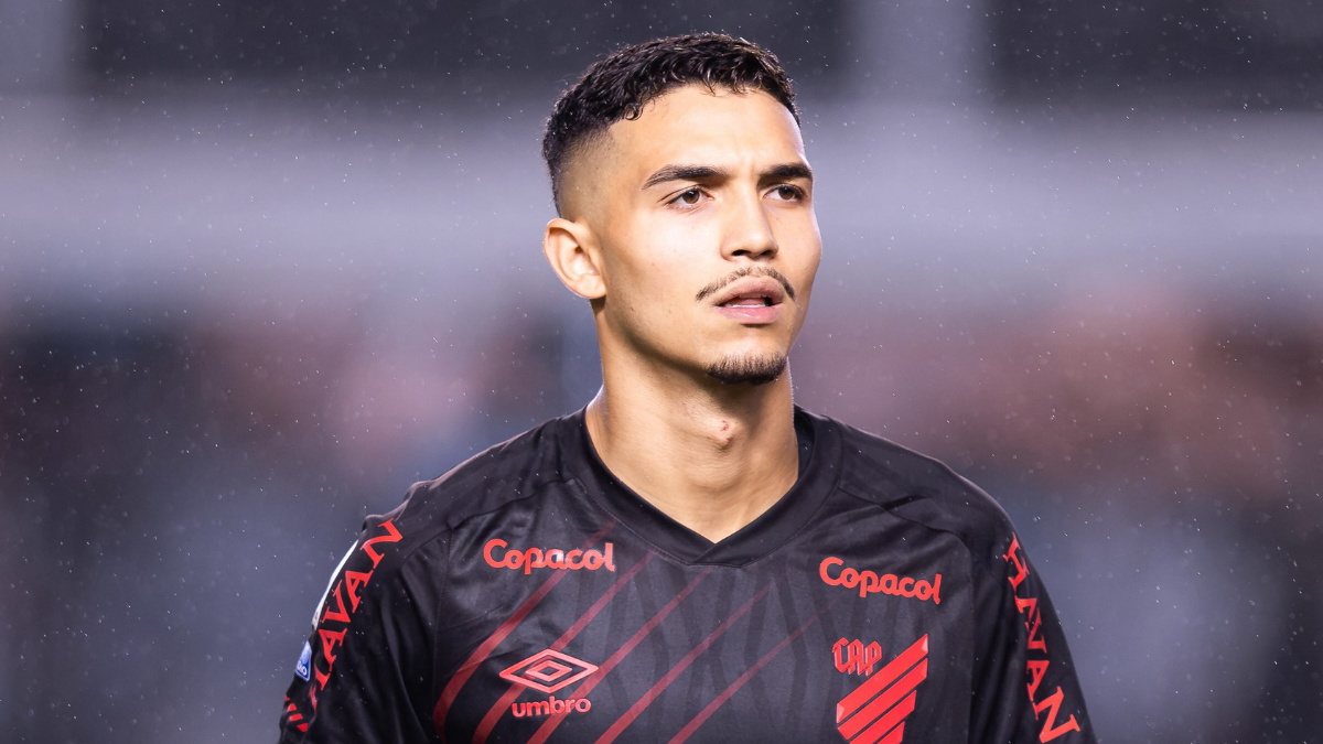 Quem é Arthur Dias, zagueiro do Athletico-PR convocado para Seleção