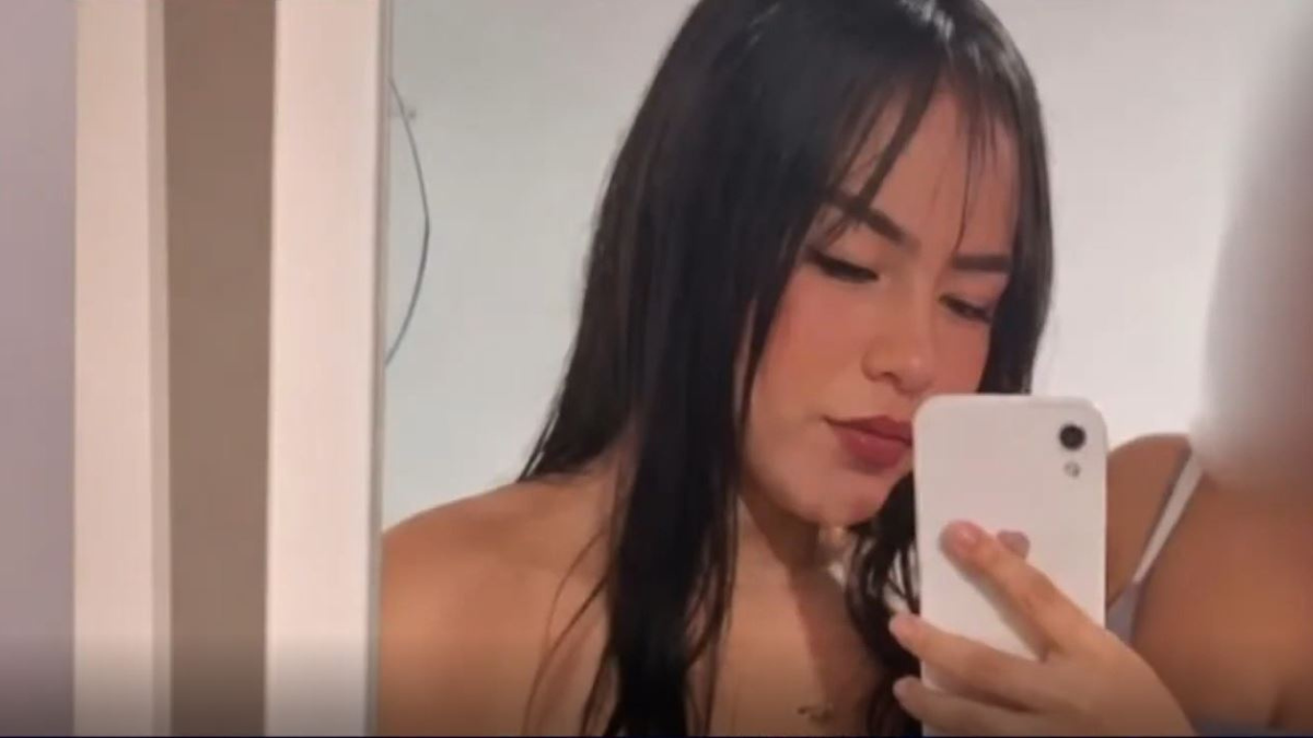 Adolescente morta após ser esfaqueada é enterrada em Caraguatatuba