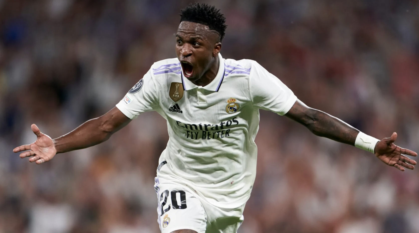 Vinícius Júnior renova com o Real Madrid