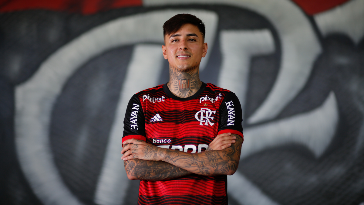 Flamengo anuncia renovação de contrato com Erick Pulgar