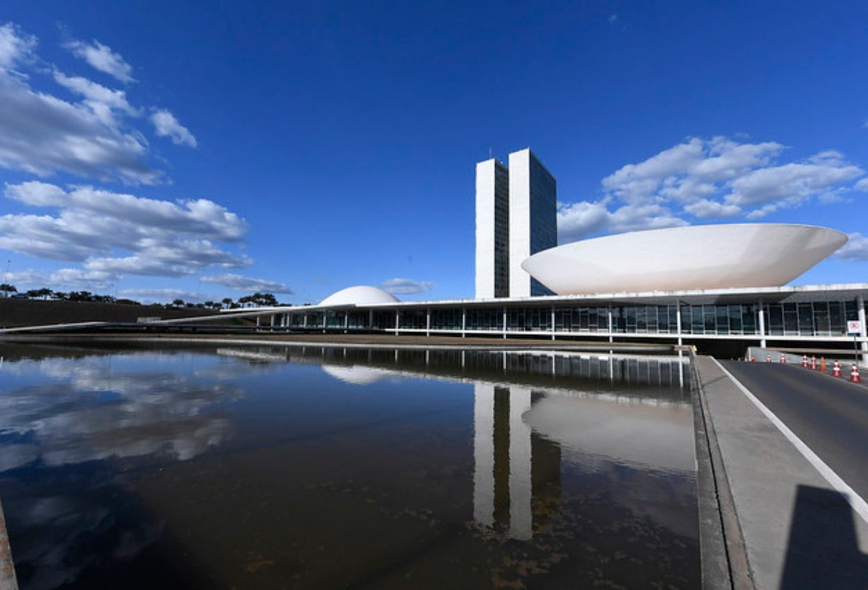 Fim da escala 6x1 ganha data de discussão no Senado após 1º turno