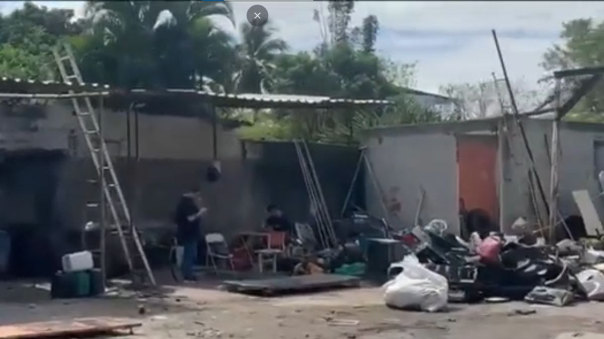Polícia localiza desmanche de veículos que se passava por ferro-velho no RJ