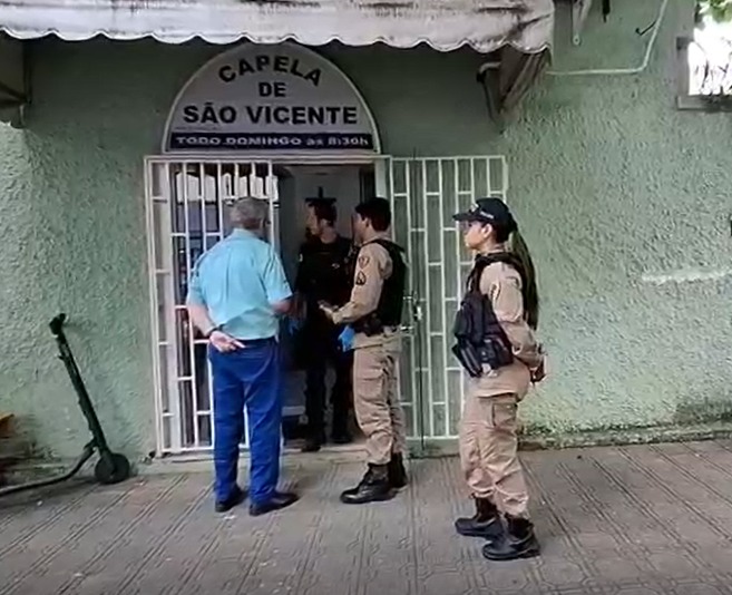 Criminosos invadem capela por hospital desativado e furtam sacrário