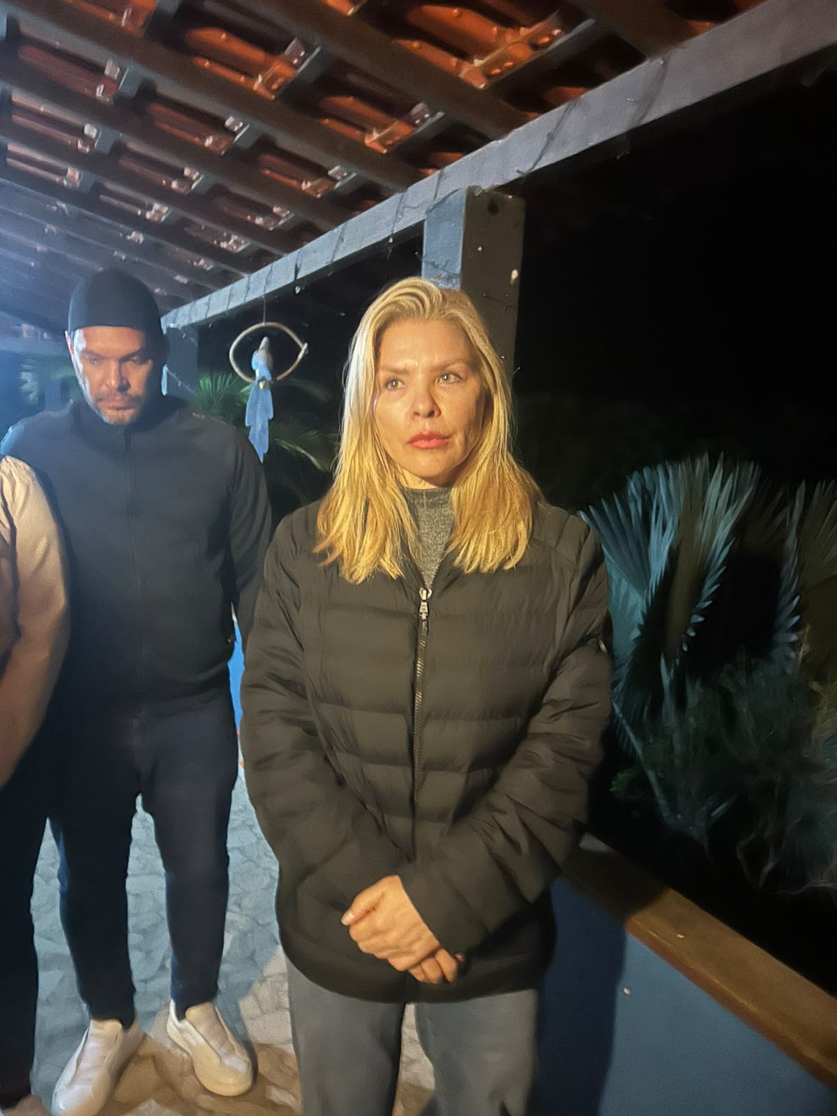 Verônica Costa trocou o telefone enquanto estava foragida