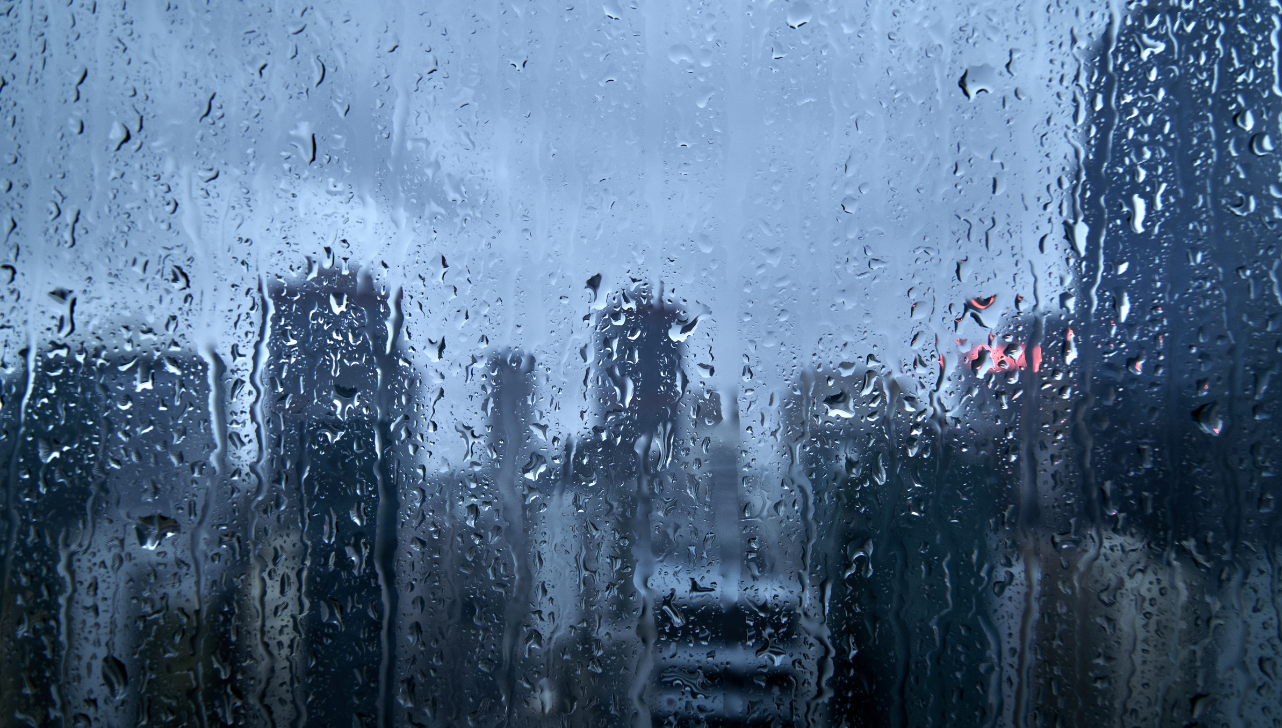 SP está em estado de atenção por chuva; Brasil Urgente mostra ao vivo