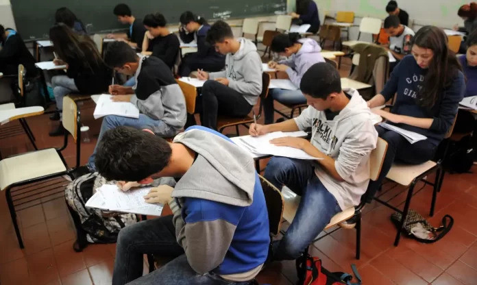 Busca Ativa Escolar chega a 77 municípios do Rio após orientação do TCE
