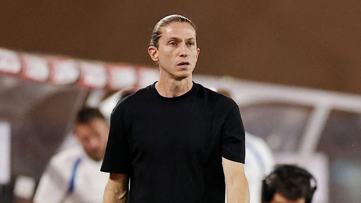 Após saídas no Brasil, Filipe Luís e filho de Ancelotti lideram Francês
