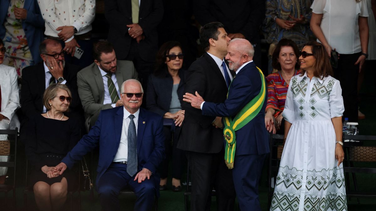 Desfile de 7 de Setembro contou com Lula, Fachin e líderes do Congresso