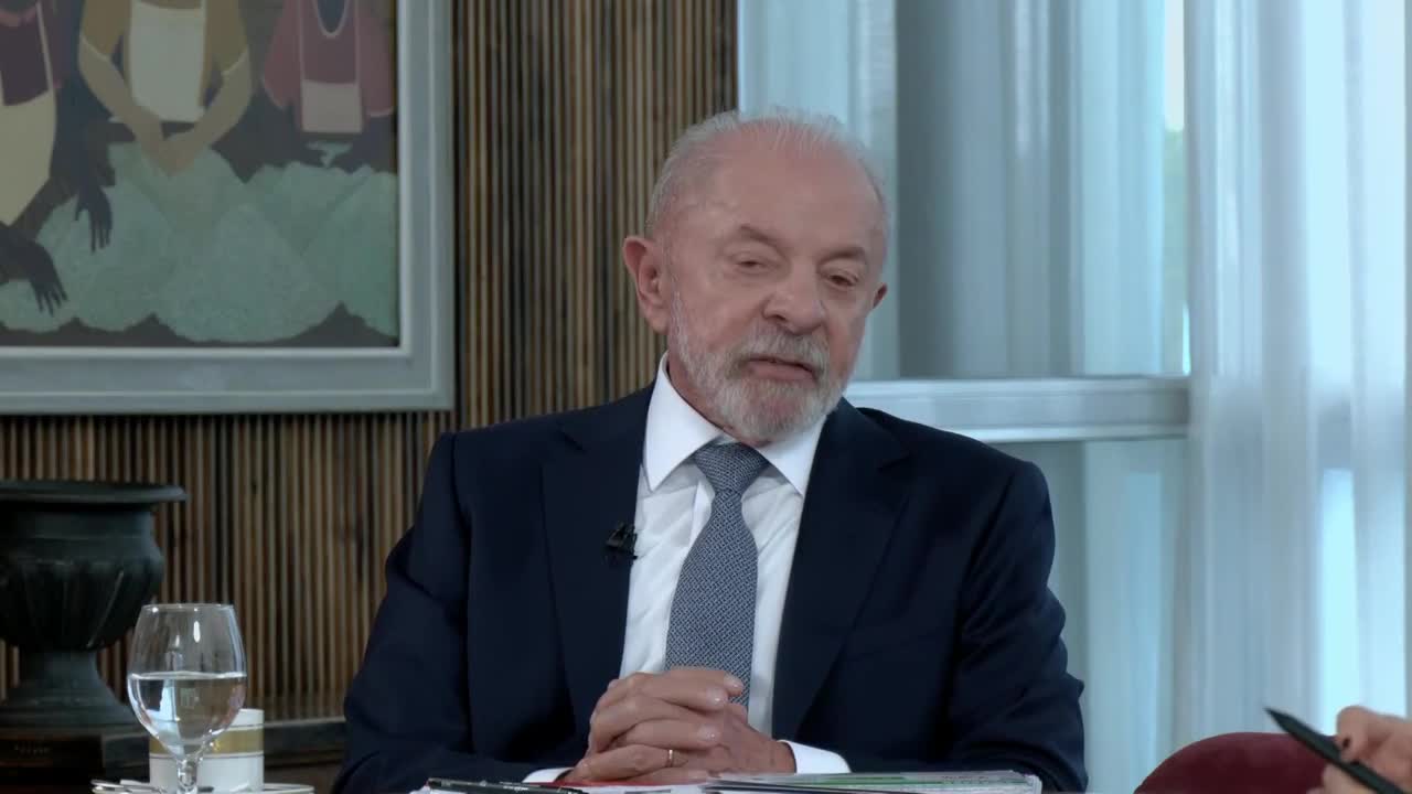 Lula defende criação de IA brasileira para "não depender de China e EUA"