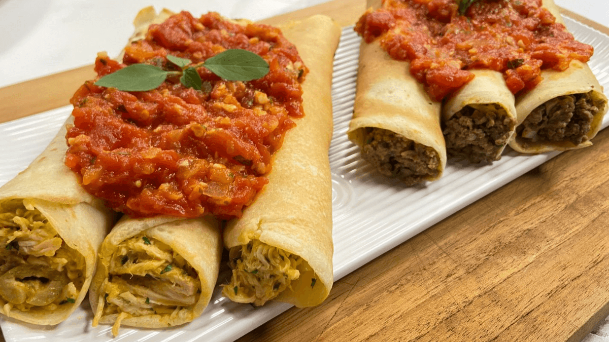 Aprenda a fazer deliciosas panquecas de carne ou frango em 30 minutos
