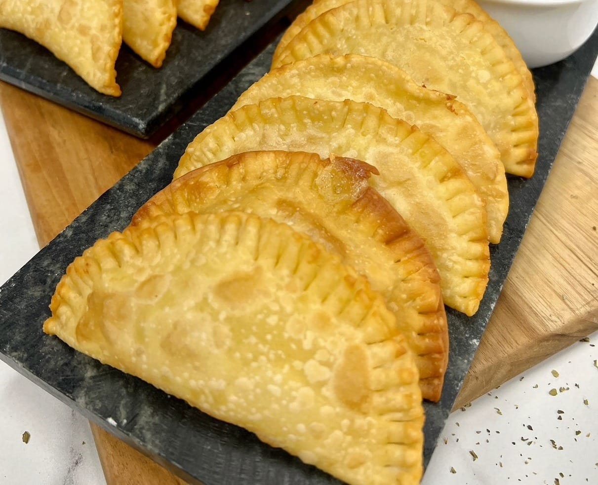 Domingo é dia de pastel! Veja 5 receitas fáceis e deliciosas para fazer em casa