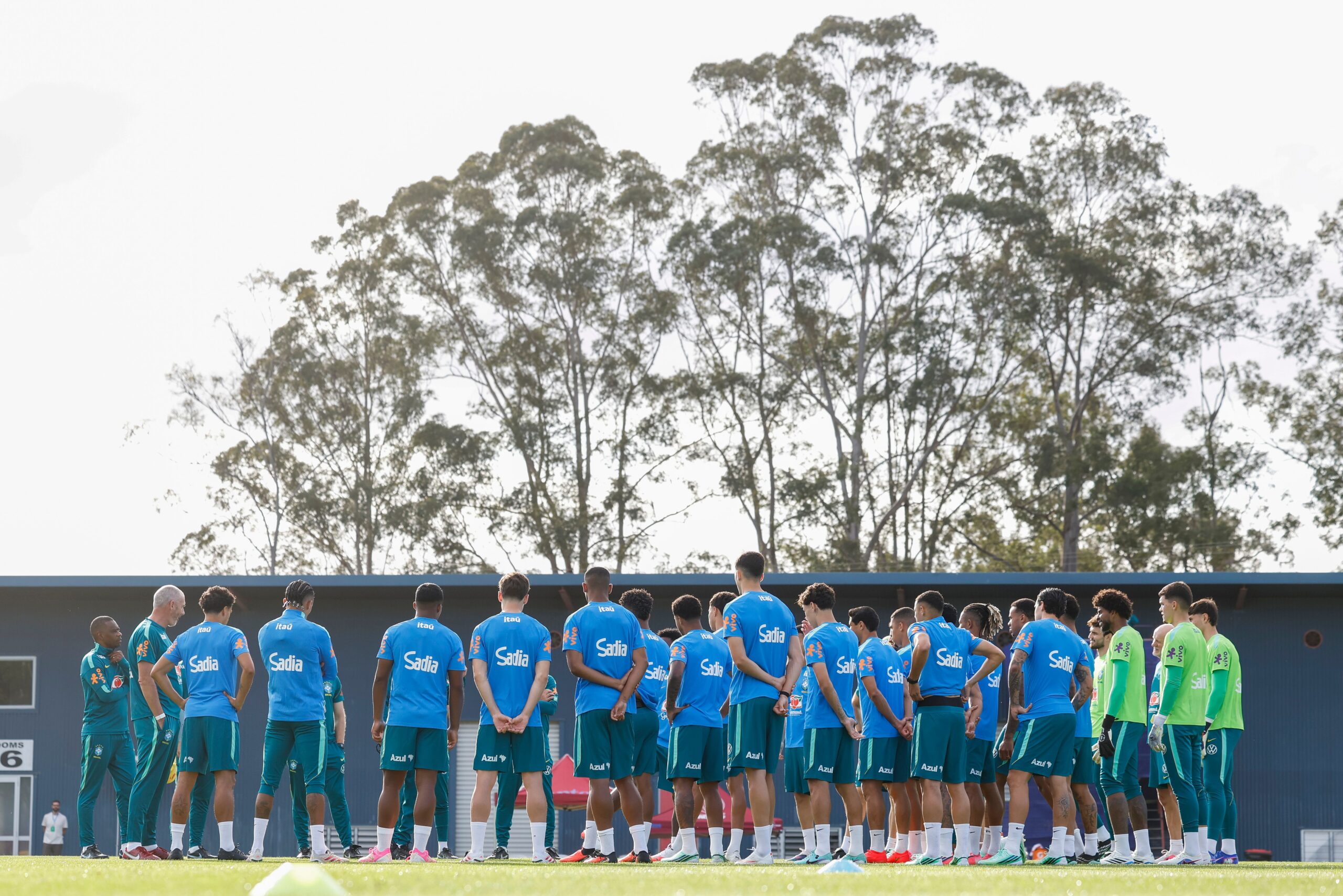Raphinha fica com a camisa 10; veja numeração completa da Seleção