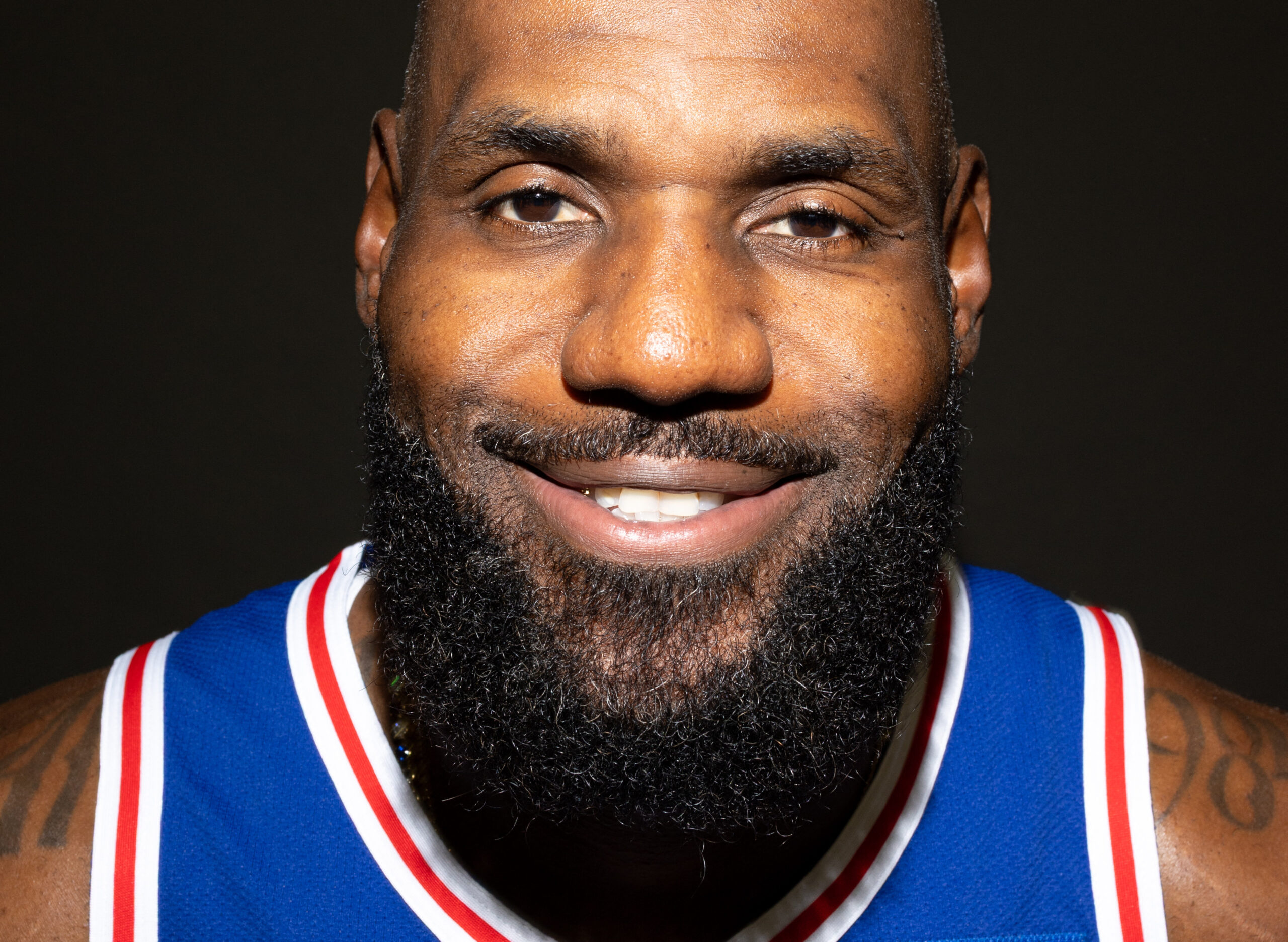 LeBron James vai faturar mais com patrocínio do que com salário na NBA