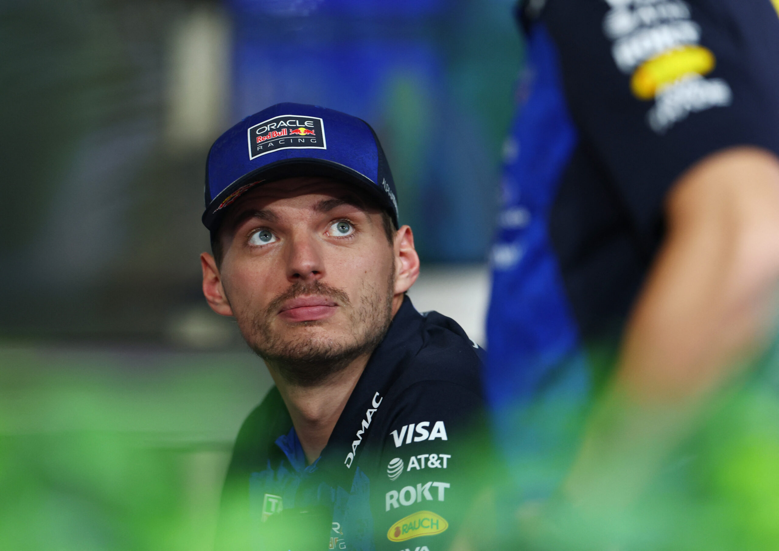 Verstappen mira vitória inédita em Singapura e evita prometer repeteco