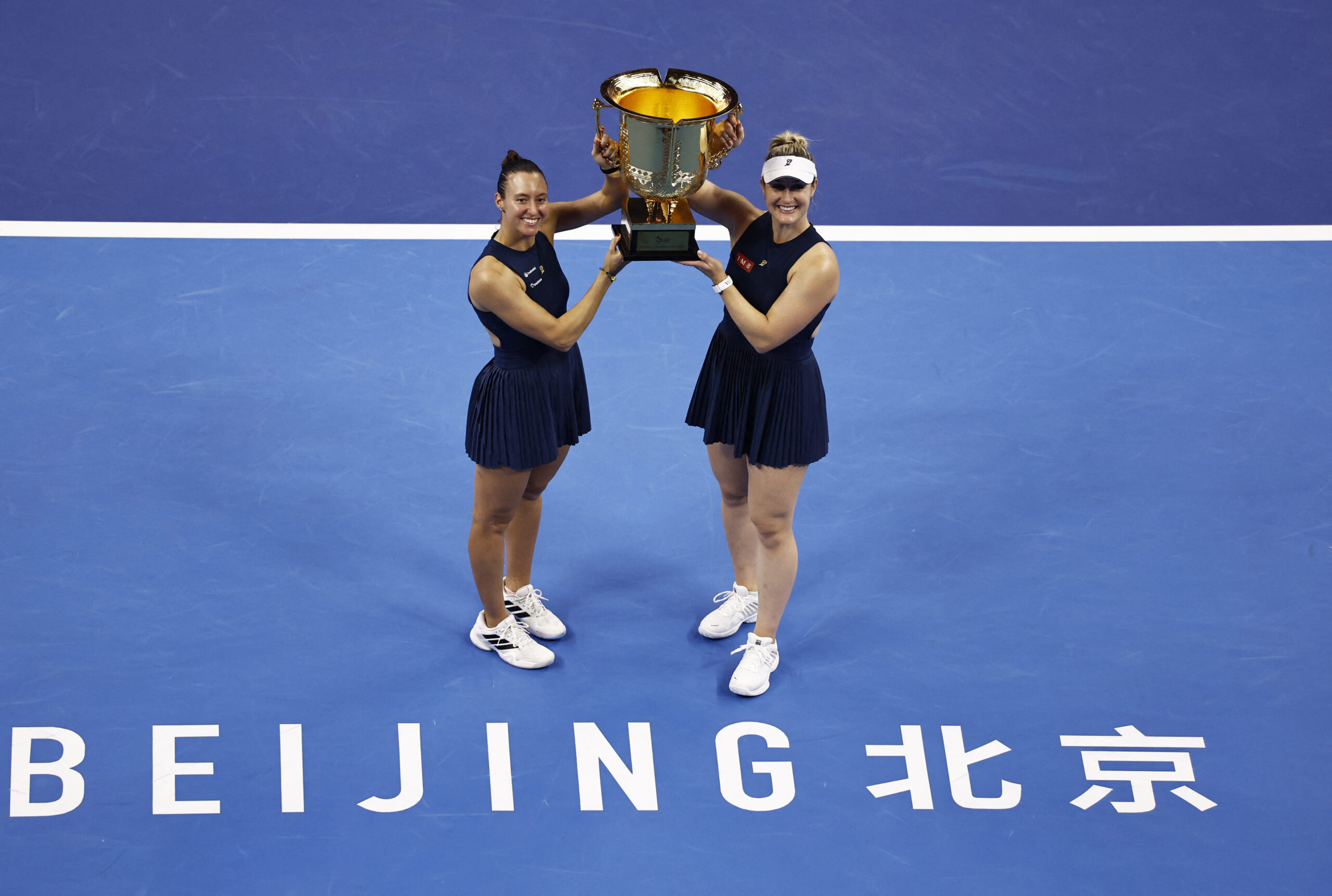 Luisa Stefani e Gabriela Dabrowski vencem o WTA 1000 de Pequim