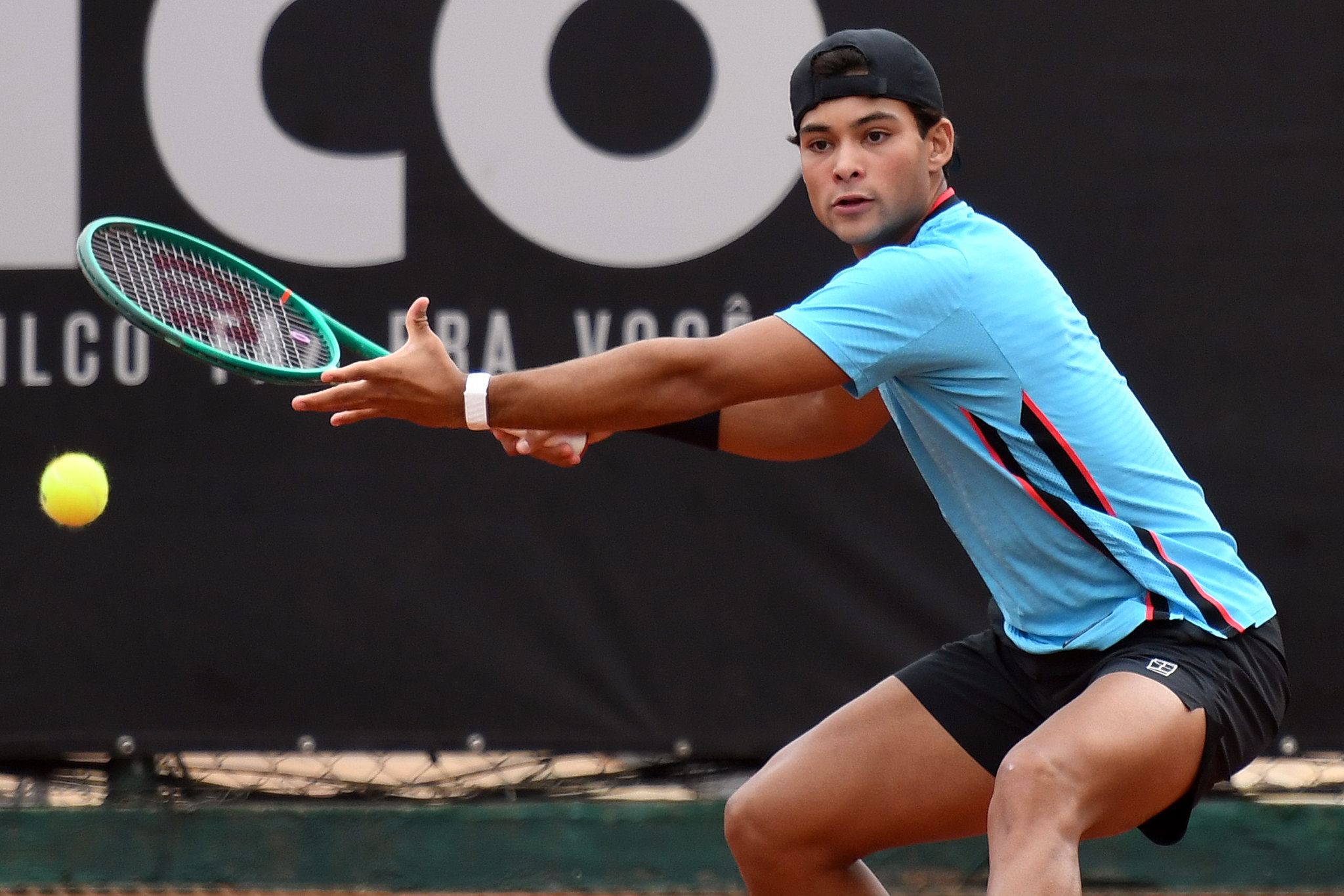 Guto Miguel vence duelo brasileiro e avança no Challenger de Curitiba