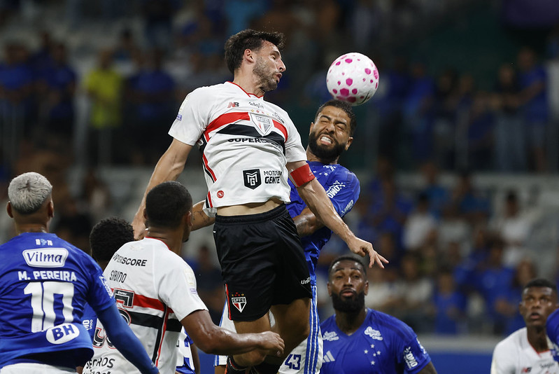Calleri lamenta São Paulo “abaixo” e ausências em derrota para o Cruzeiro