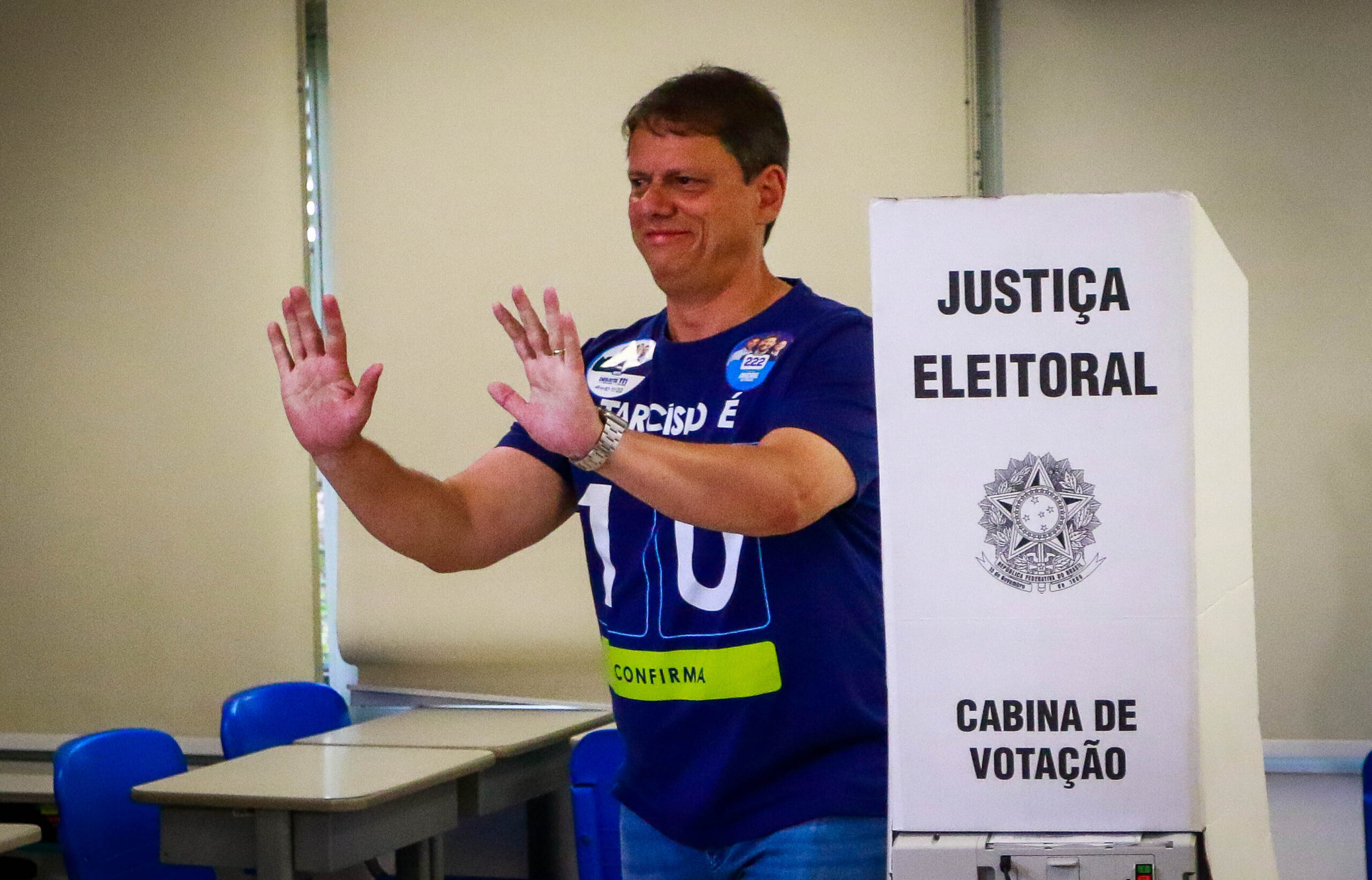 Tarcísio diz que vai apoiar Flávio e defende reformas no Congresso