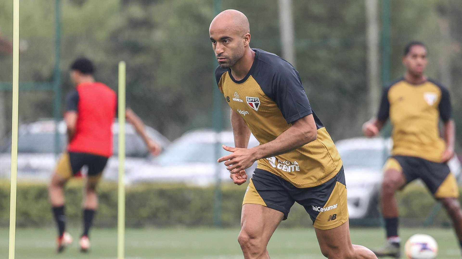 São Paulo x Vitória: com mudanças, veja as escalações para duelo no Morumbi
