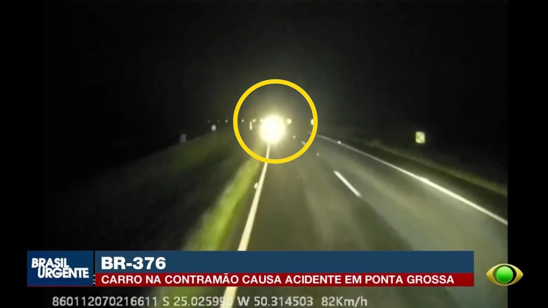 Vídeo: carro na contramão provoca tombamento na BR-376 em Ponta Grossa