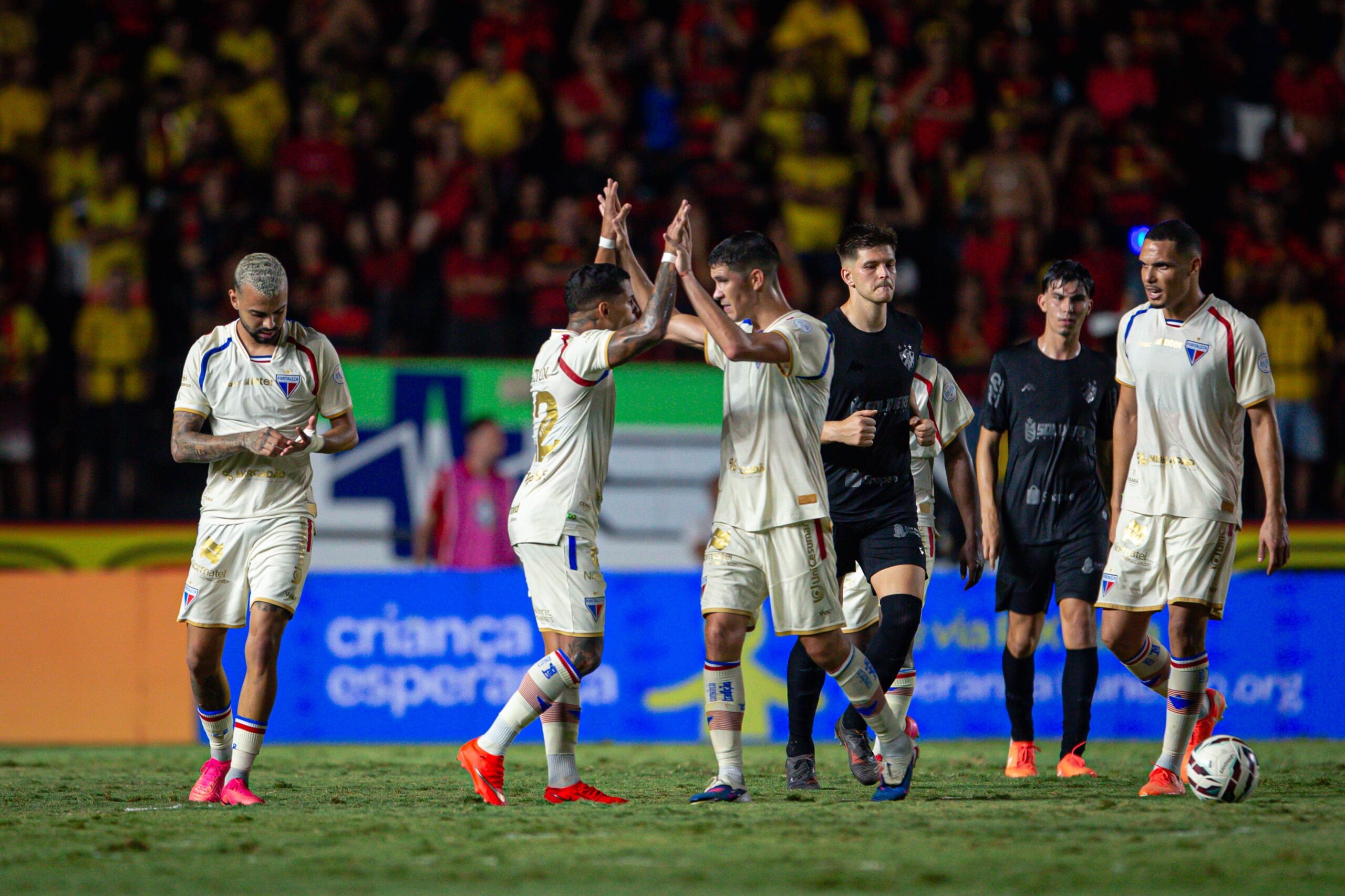 Fortaleza bate o Sport e fica mais perto dos playoffs na Série B