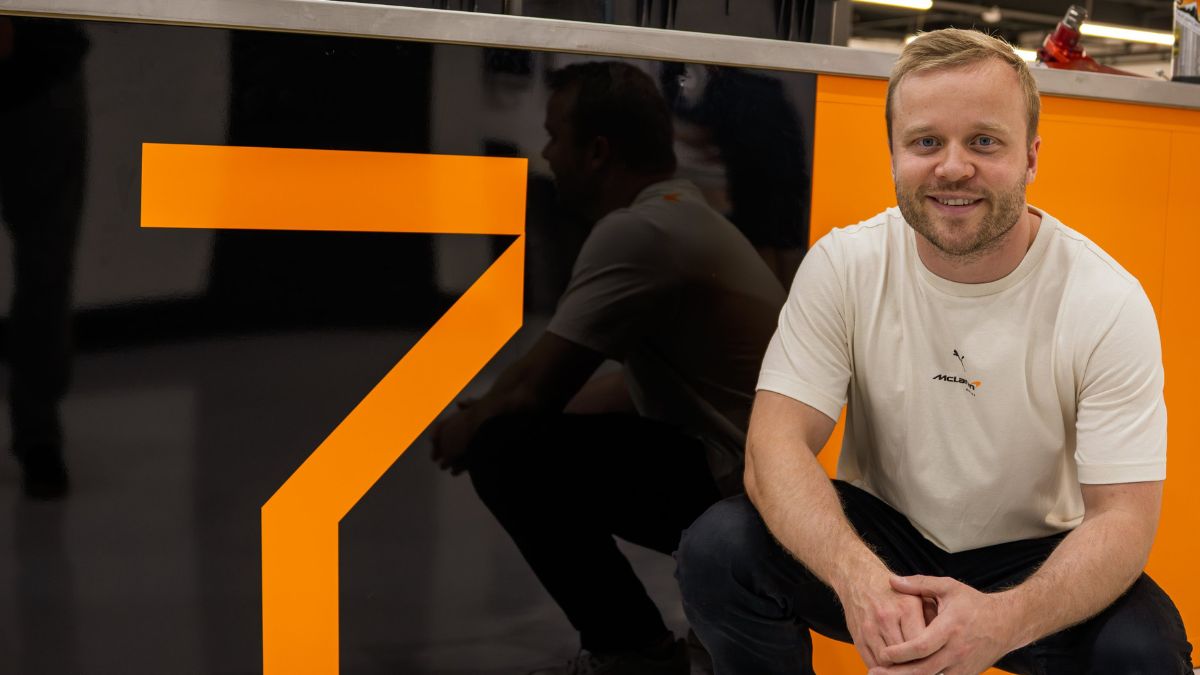 McLaren recebe Felix Rosenqvist com festa em retorno à equipe na Indy
