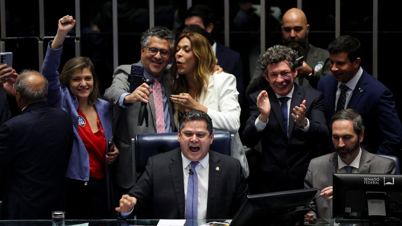 Senado aprova o fim da escala 6x1: perguntas e respostas sobre a nova regra