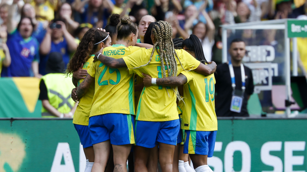 Com golaços, Brasil vence a Argentina em clássico no Rio Grande do Sul