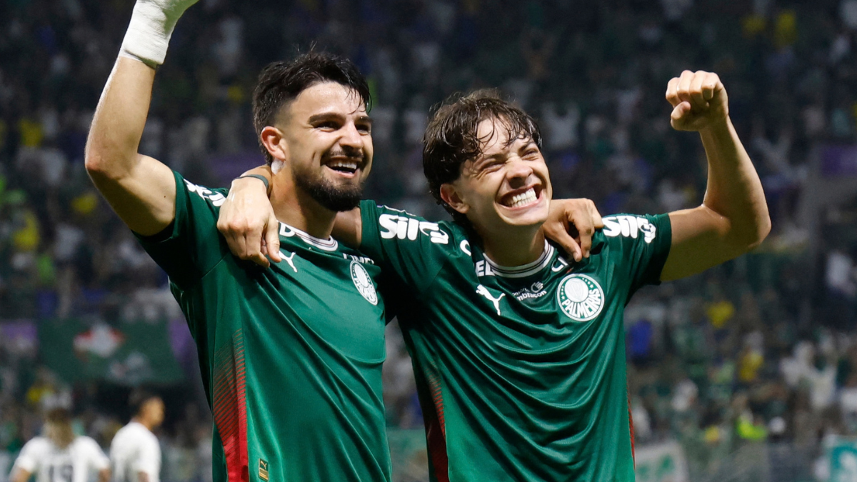 Palmeiras goleia Corinthians e mantém perseguição ao Flamengo; veja os gols