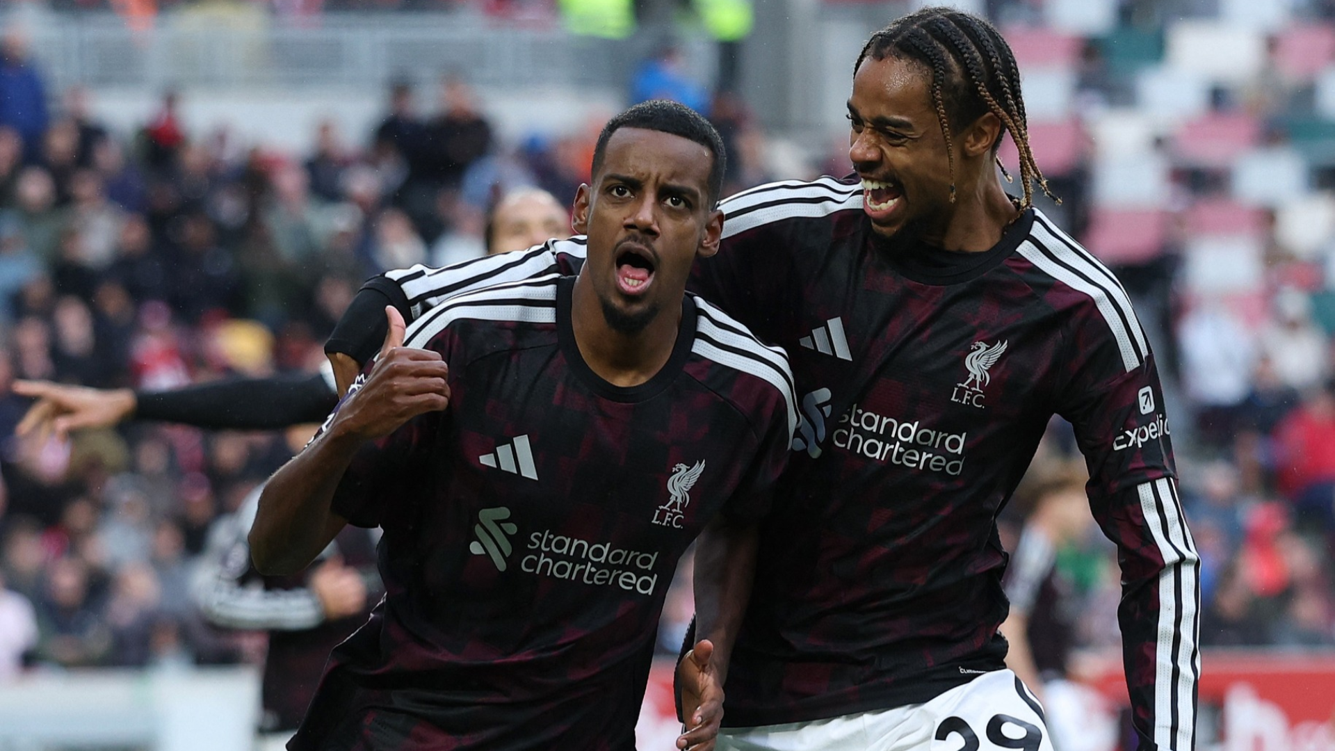 Liverpool vence o Brentford de virada pela Premier League