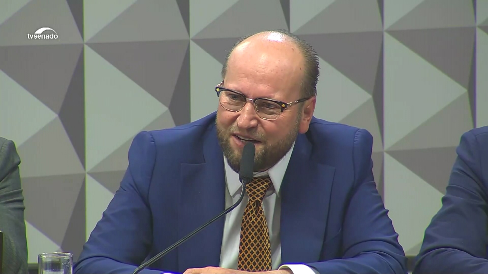 OAB de SP suspende inscrição do advogado Nelson Wilians; entenda