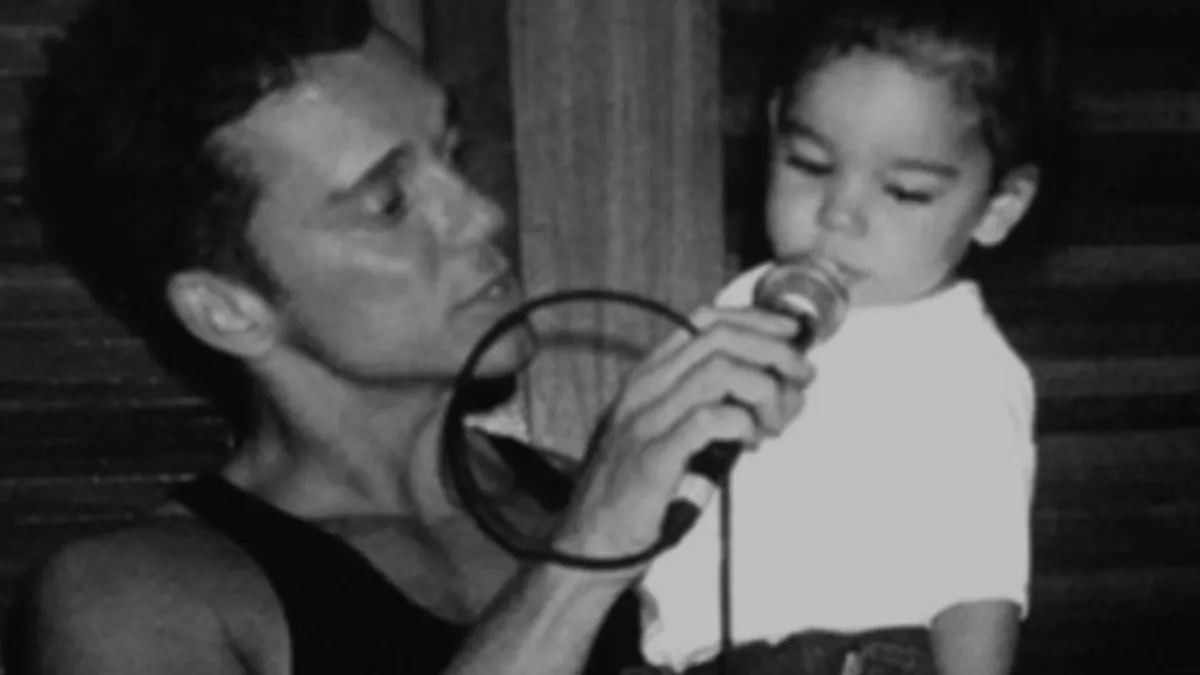 Filha de Netinho resgata foto de infância e se despede do pai: "Te amo"