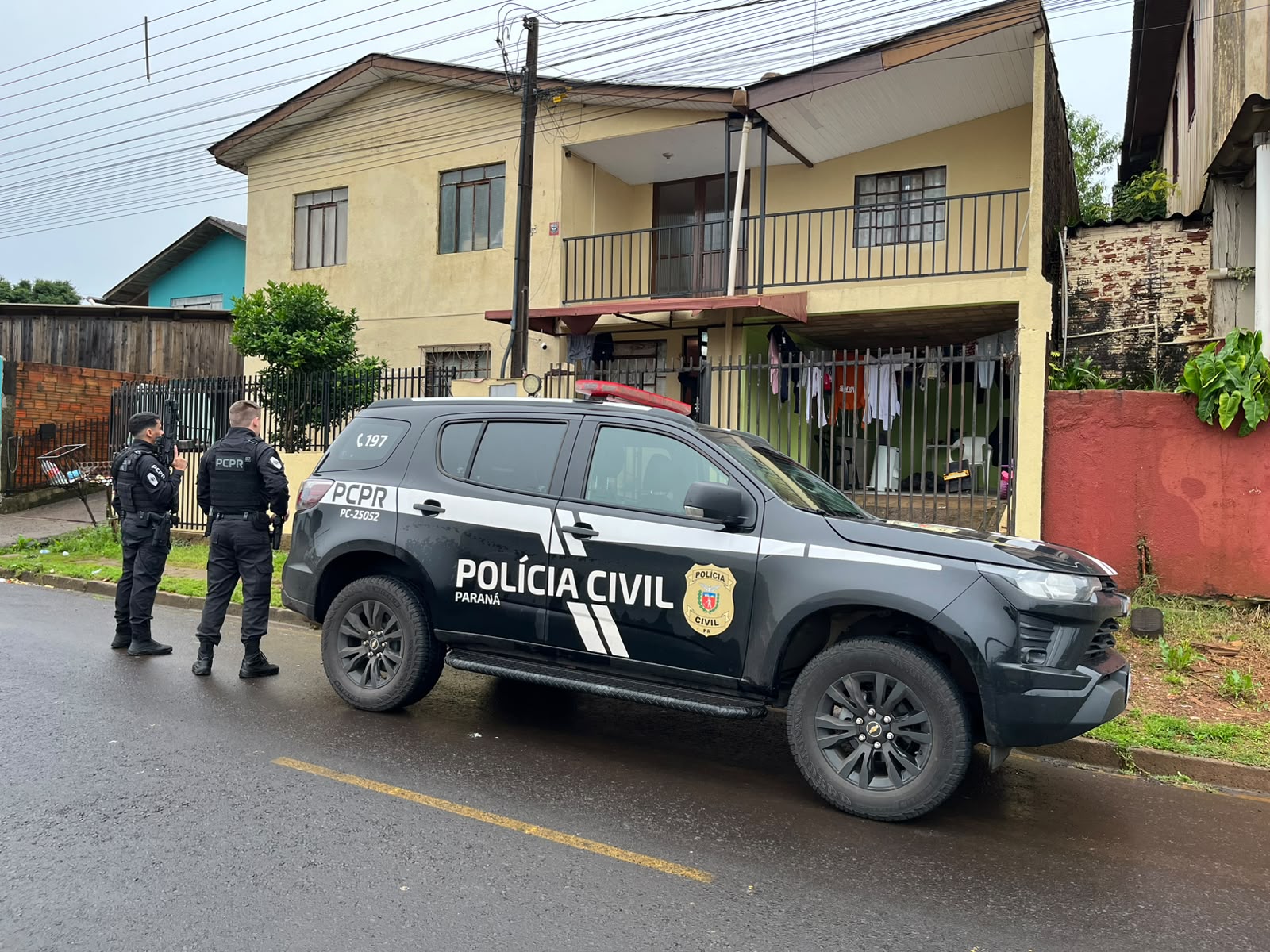 De dentro de presídios, facção comandava crimes e tráfico no Paraná