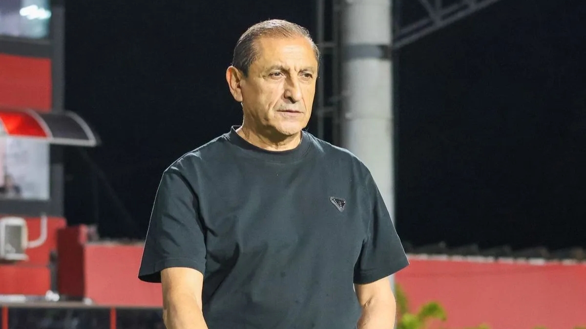 Alvo do Corinthians, Ramón Díaz precisa cumprir suspensão de seis jogos