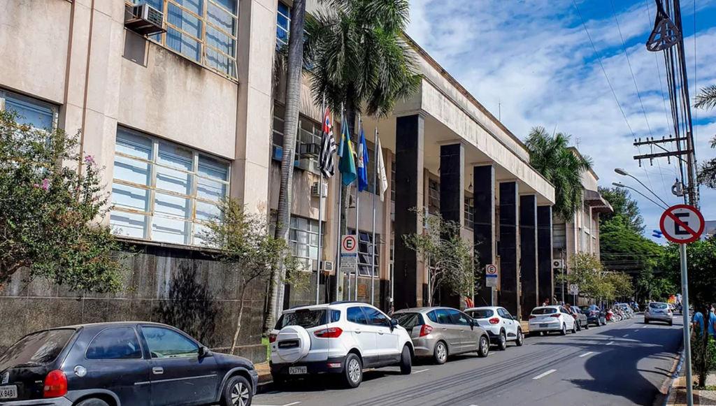 A imagem atual não possui texto alternativo. O nome do arquivo é: rio-claro-prefeitura.png