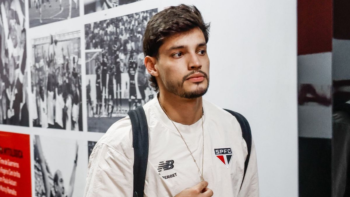 São Paulo x Santos: veja escalações para jogo adiado do Brasileirão