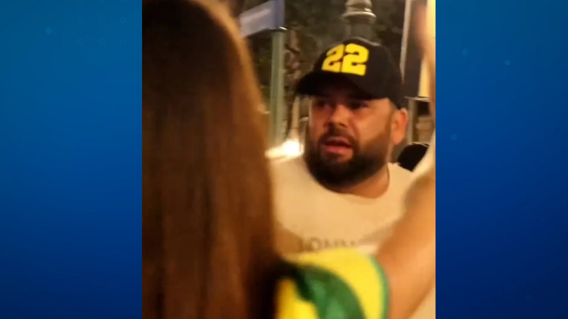 Vereador é flagrado quebrando vidro em ato pró-Flávio Bolsonaro em Curitiba