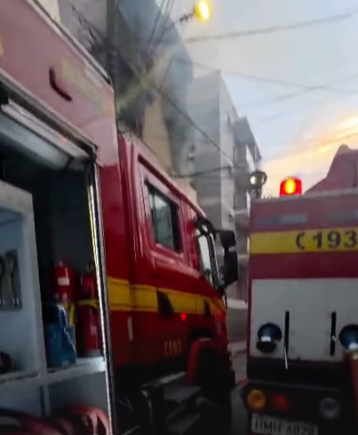 Defesa Civil vistoria apartamentos de prédio no bairro Prado após incêndio