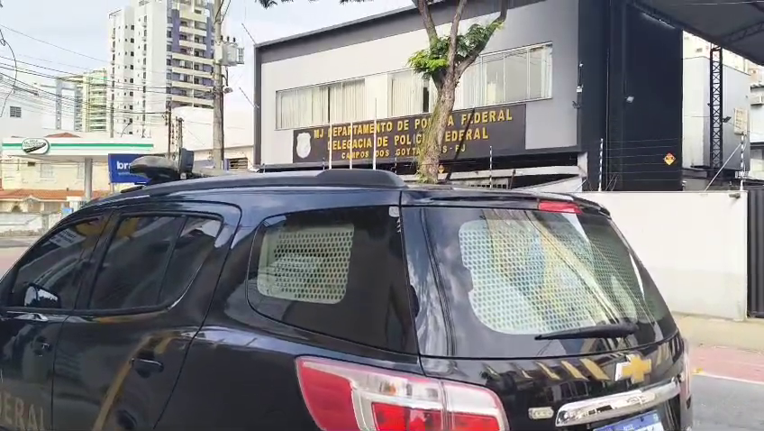 PF nas ruas contra esquema de corrupção em hospital no Norte Fluminense